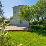 Beautiful Villa Bruna With Jacuzzi In Porec