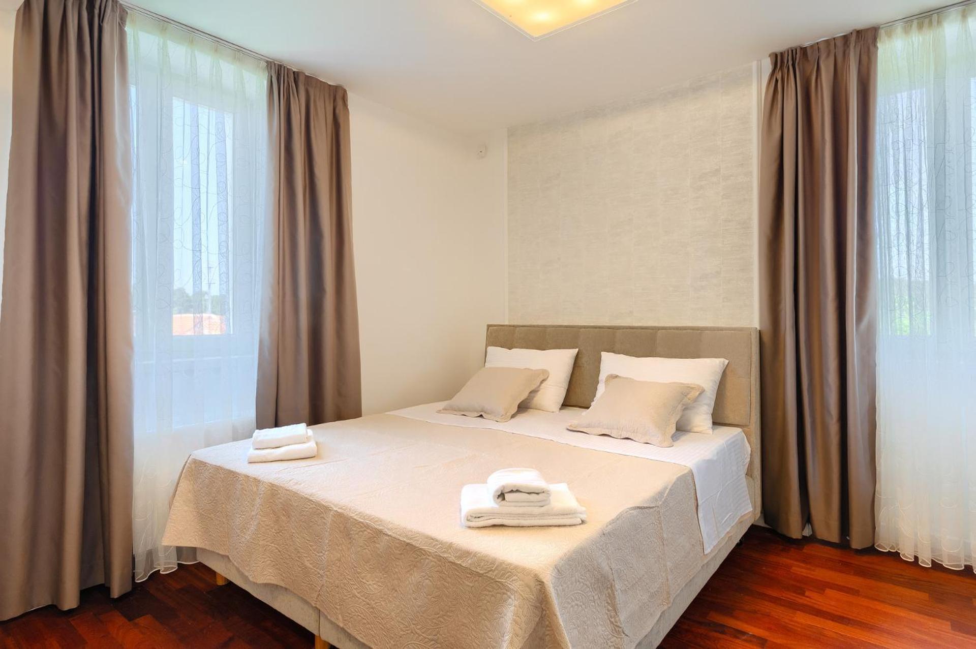 Villa Beautiful Bruna With Jacuzzi In