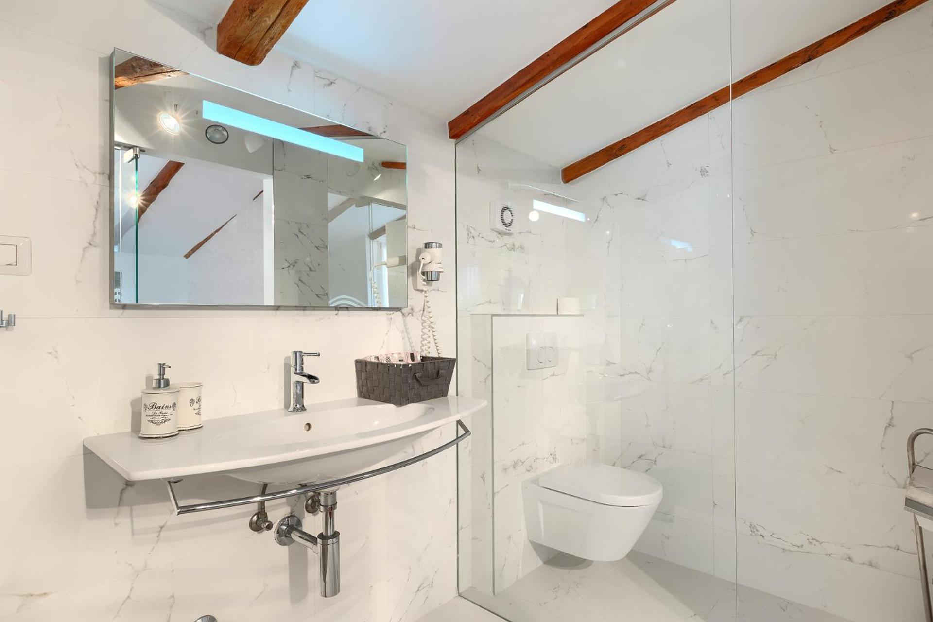 Villa Beautiful Bruna With Jacuzzi In