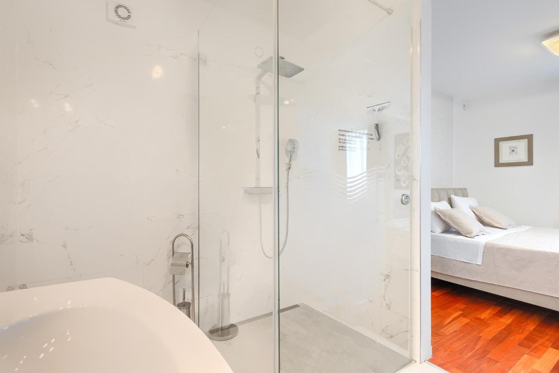 Villa Beautiful Bruna With Jacuzzi In Poreč